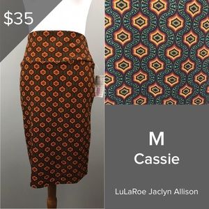Medium LuLaRoe Cassie